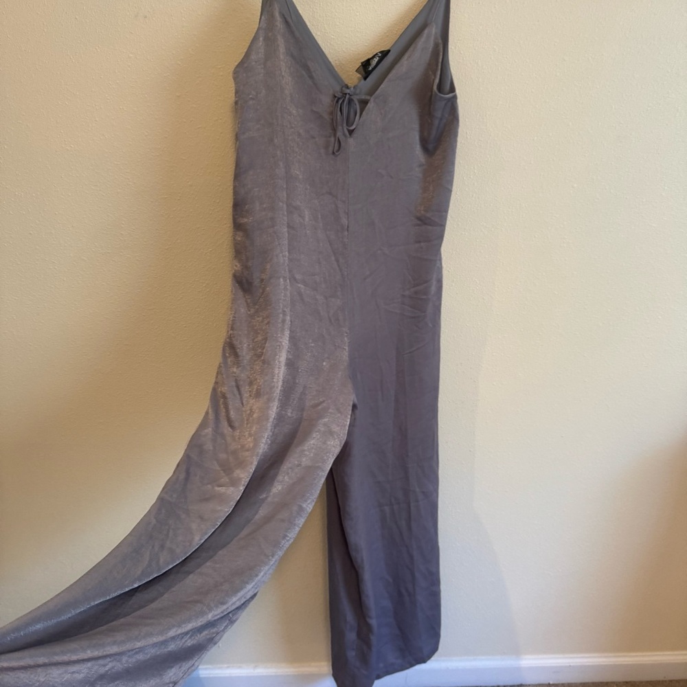 4SI3NNA Silver-Gray Sleeveless V-Neck Jumpsuit with Front Tie